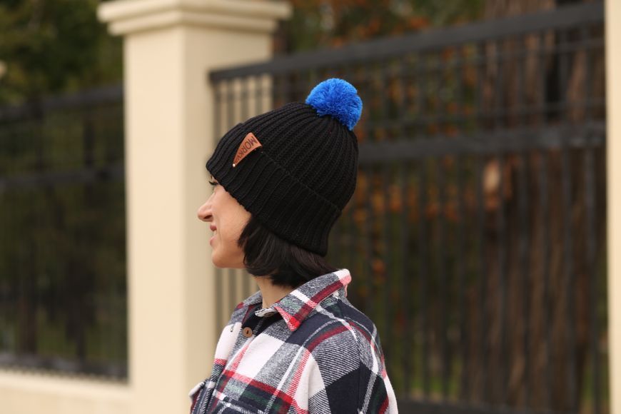 Жіноча в'язана шапка з натуральної вовни Morkva Hat Wool 5 style + 4 помпона, колір шапки - сірий mwh5 фото