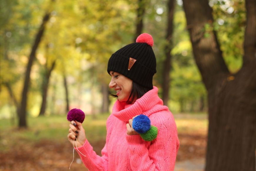 Жіноча в'язана шапка з натуральної вовни Morkva Hat Wool 5 style + 4 помпона, колір шапки - сірий mwh5 фото