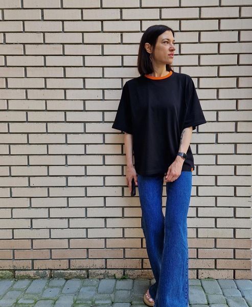 Чорна жіноча футболка з помаранчевою горловиною Morkva t-shirt orange neck розмір S t-shirt02 фото