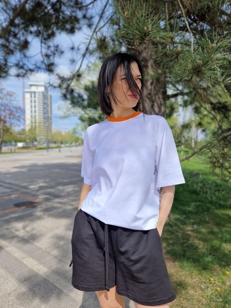 Чорна жіноча футболка з помаранчевою горловиною Morkva t-shirt orange neck розмір S t-shirt02 фото